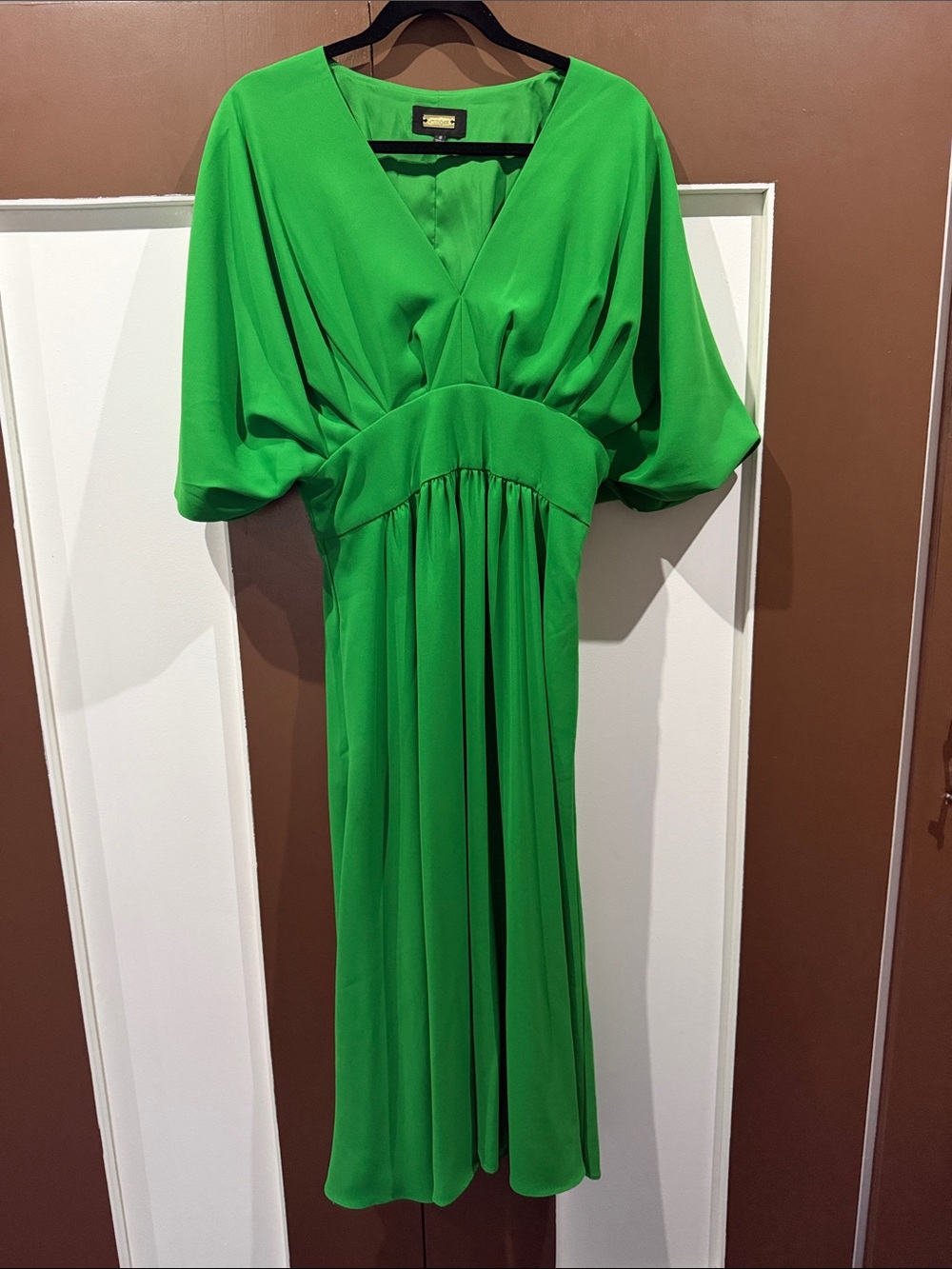 Alexia Admor Bright Green V-Neck Midi Dress
